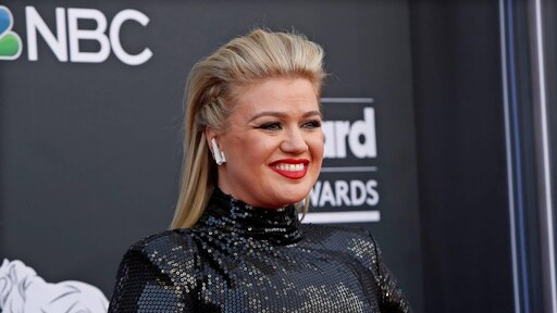 Kelly Clarkson vlak na awardshow met spoed naar ziekenhuis