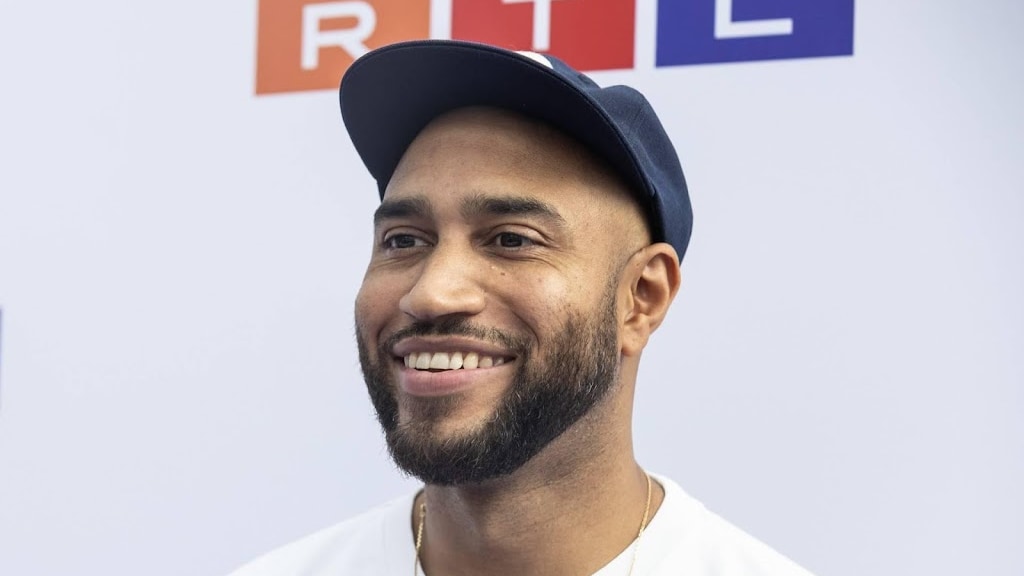 Edson da Graça heeft symbolische tatoeage op middelvinger gezet