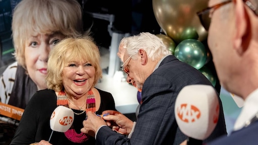 Tineke de Nooij geridderd na laatste radio-uitzending