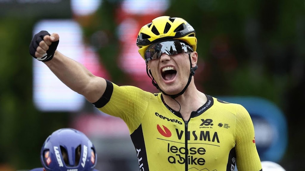 Wielrenner Kooij sprint naar etappezege in Boucles de la Mayenne