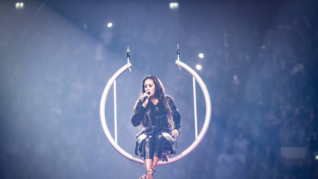 'Weddingcrasher' Glennis ontroert bruidspaar