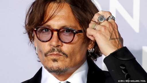 Johnny Depp verdient in paar uur tijd 3 miljoen euro met portretten