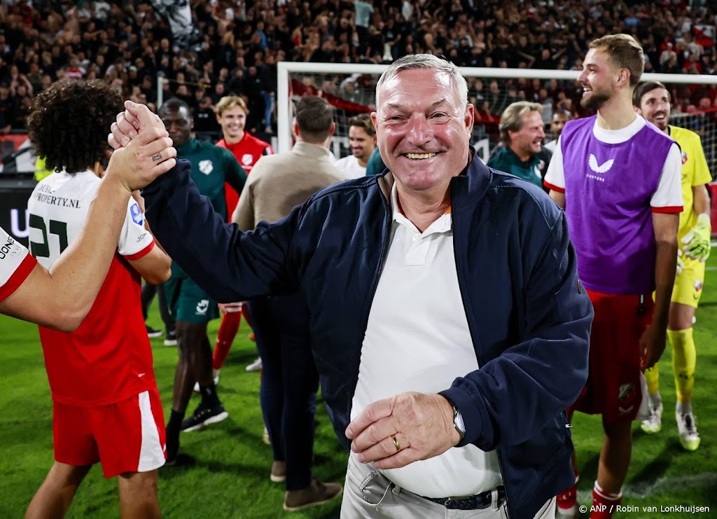 Trotse trainer Jans hoopt met FC Utrecht op club uit Glasgow