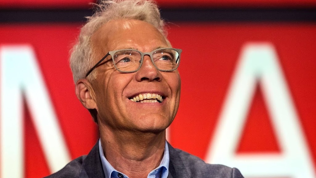 Paul Witteman kondigt presentatoren aan in talkshow Pauw & De Wit: 'Leuk idee'