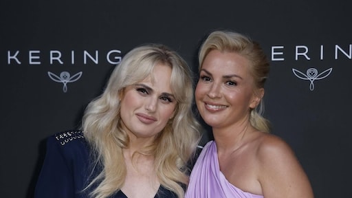 Rebel Wilson en partner Ramona Agruma getrouwd op Sardinië