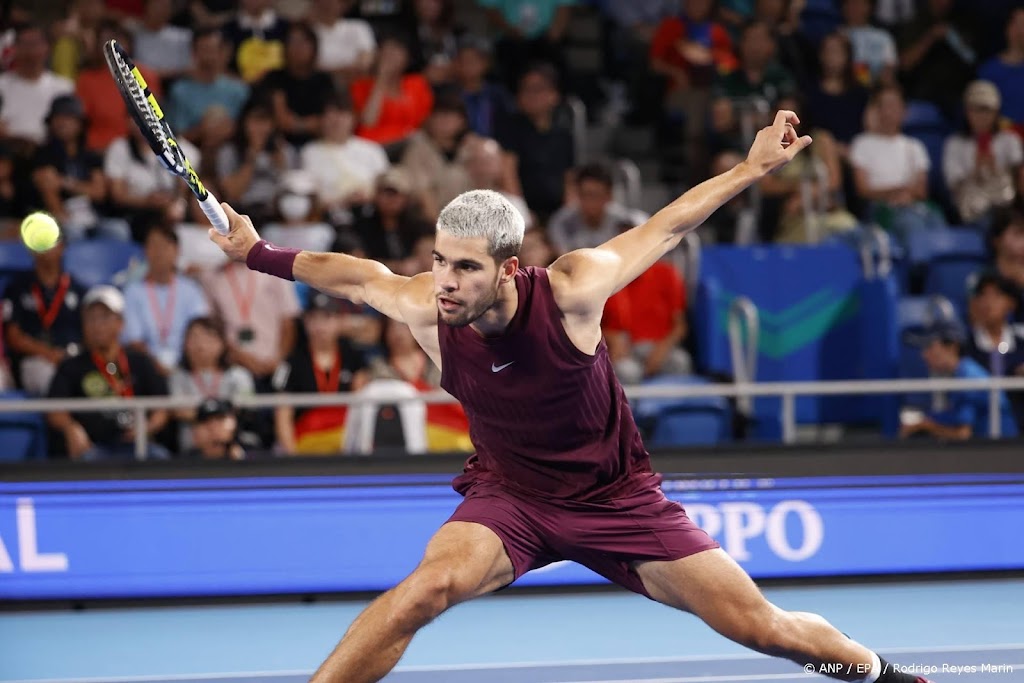 Tennisser Alcaraz in drie sets naar finale Tokio