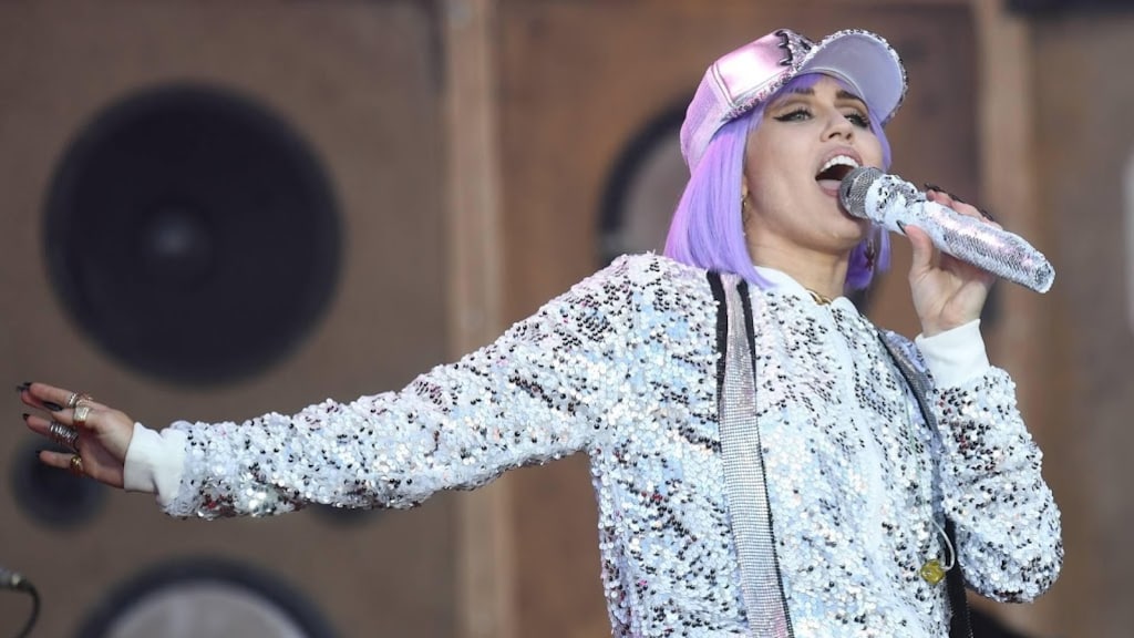 Miley Cyrus zoent liever met Harry Styles dan met Justin Bieber