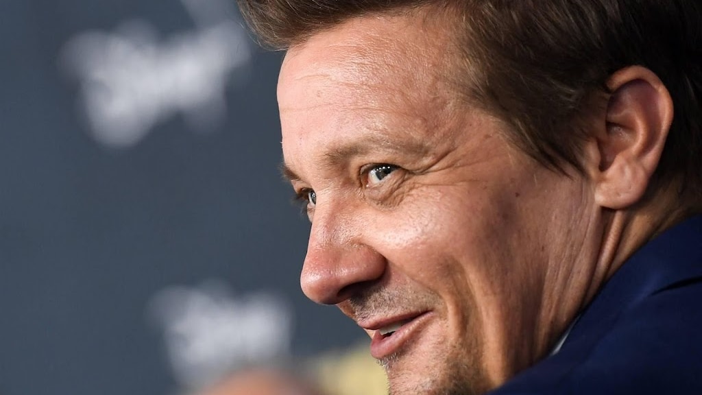 Jeremy Renner pakt werk weer op na sneeuwschuiverongeluk