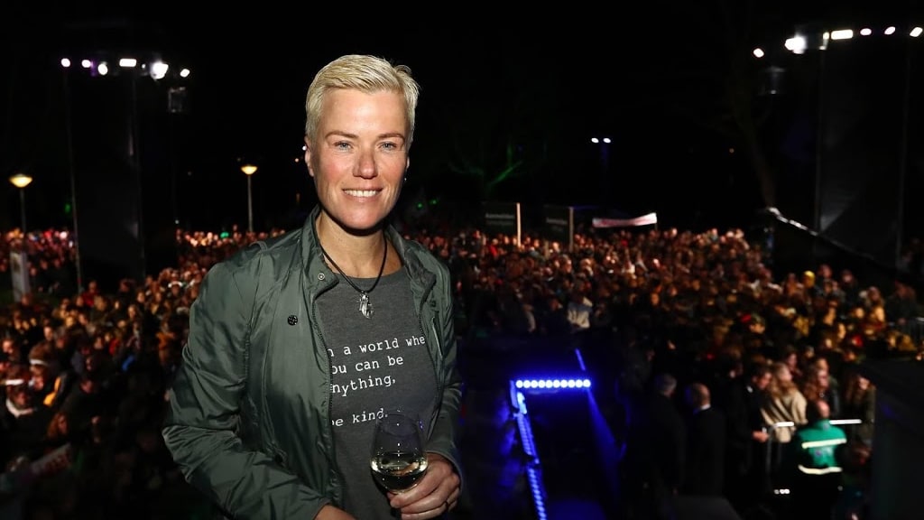 Ellie Lust over kritiek op coronalied: 'Ontzettend jammer'