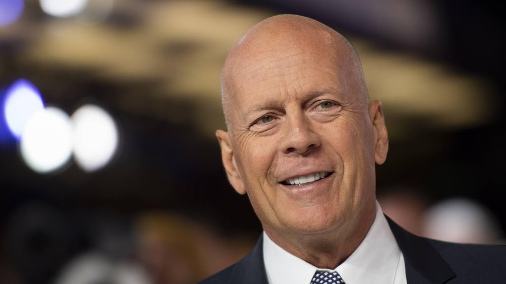 Zieke Bruce Willis wordt voor het eerst opa: 'We zijn door het dolle'