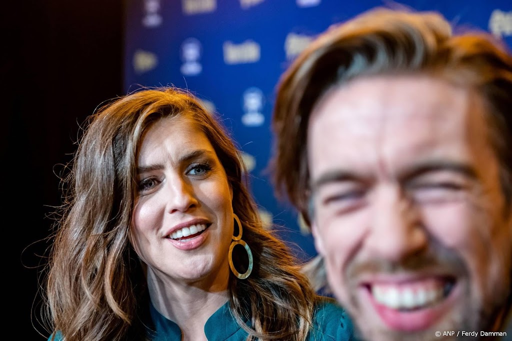 Q-dj's Mattie & Marieke beginnen te laat door zomertijdexperiment