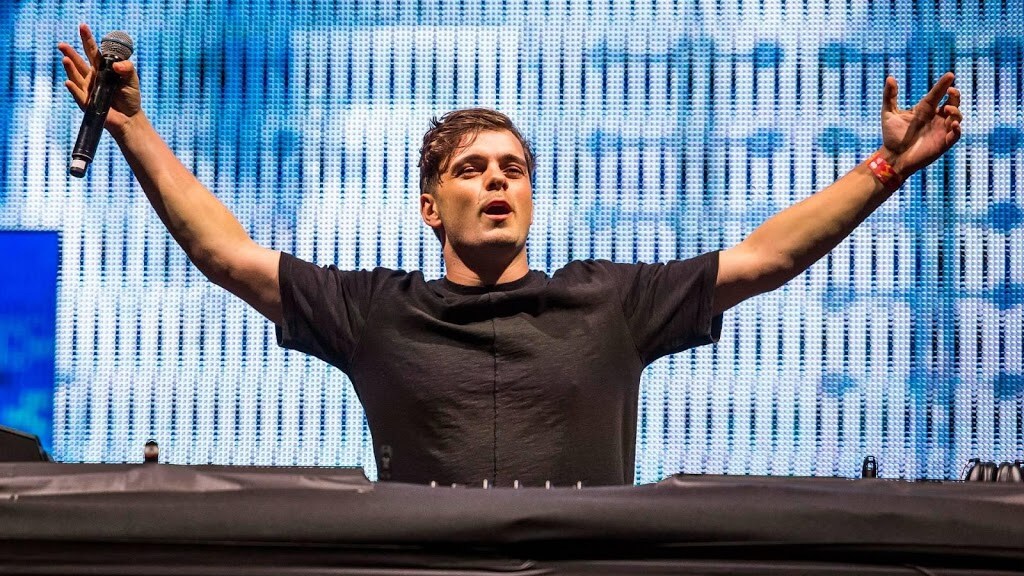 Martin Garrix treedt vanaf zijn jacht op tijdens Bevrijdingsdag