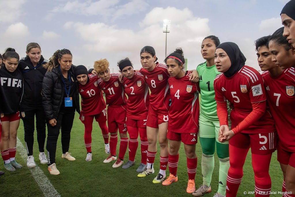 Gevluchte Afghaanse voetbalsters dromen van Olympische Spelen LA