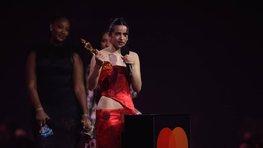 Spaanse zangeres ROSALÍA krijgt prestigieuze songwritersprijs