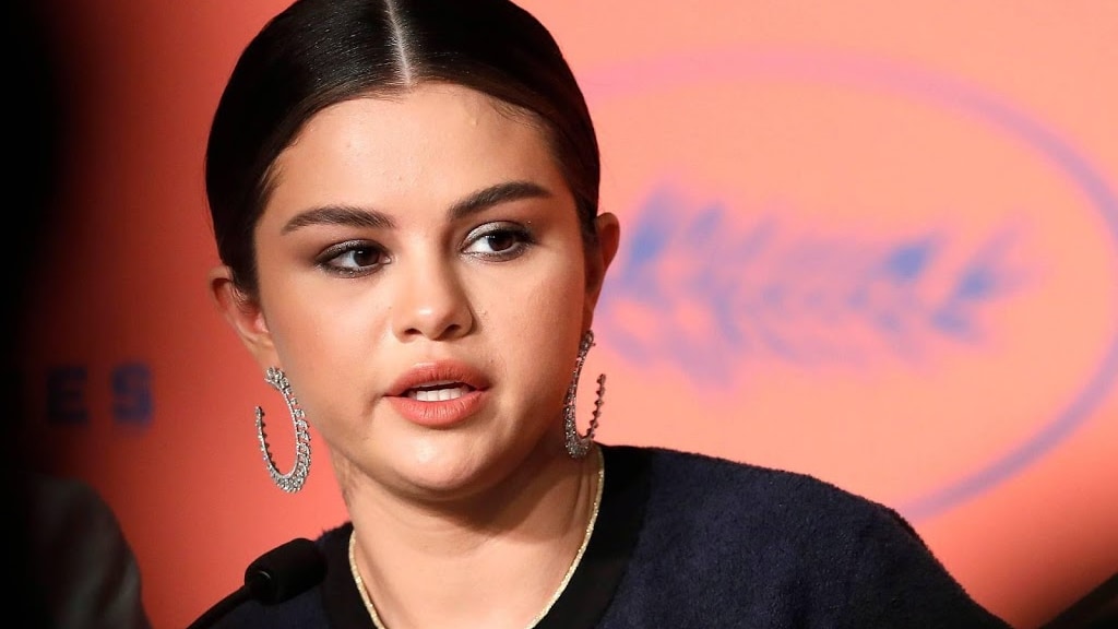 Selena Gomez mengt zich in immigrantenkwestie