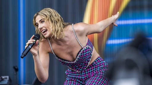 Maan brengt nieuw lied uit met De Jeugd Van Tegenwoordig