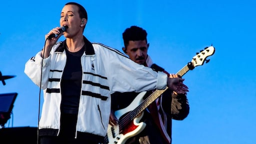 Dochter Anouk speelt EK basketbal: 'Zet hem op'