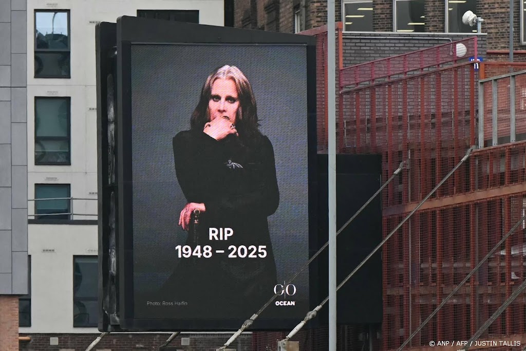 Al honderden mensen bijeen voor afscheid Ozzy Osbourne