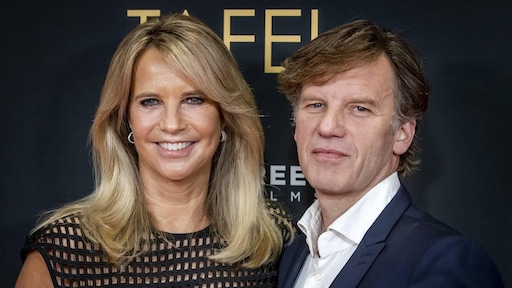 Linda de Mol en Peter Paul Muller hand in hand voor Gouden Kalf