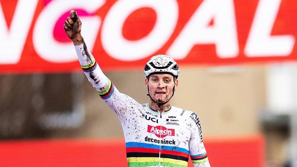 Van der Poel boekt in wereldbeker Hulst zevende veldritzege op rij