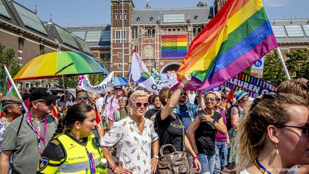 Ellie Lust bedreigd om geaardheid: 'Moest gemarteld en gedood'