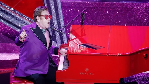 Elton John ontslaat bandleden door coronacrisis