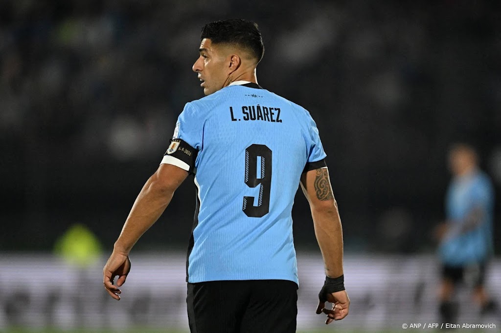 Uruguayaanse voetballers zonder aanvaller Suárez naar WK