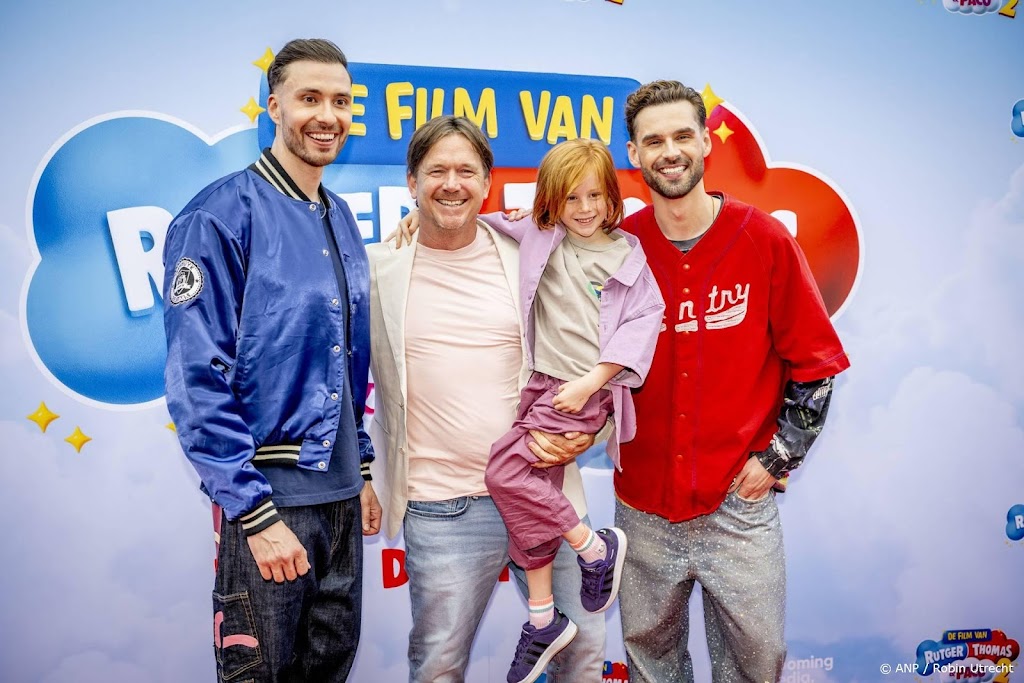 Zoontje Johnny de Mol kijkt graag oude shows van oma Willeke