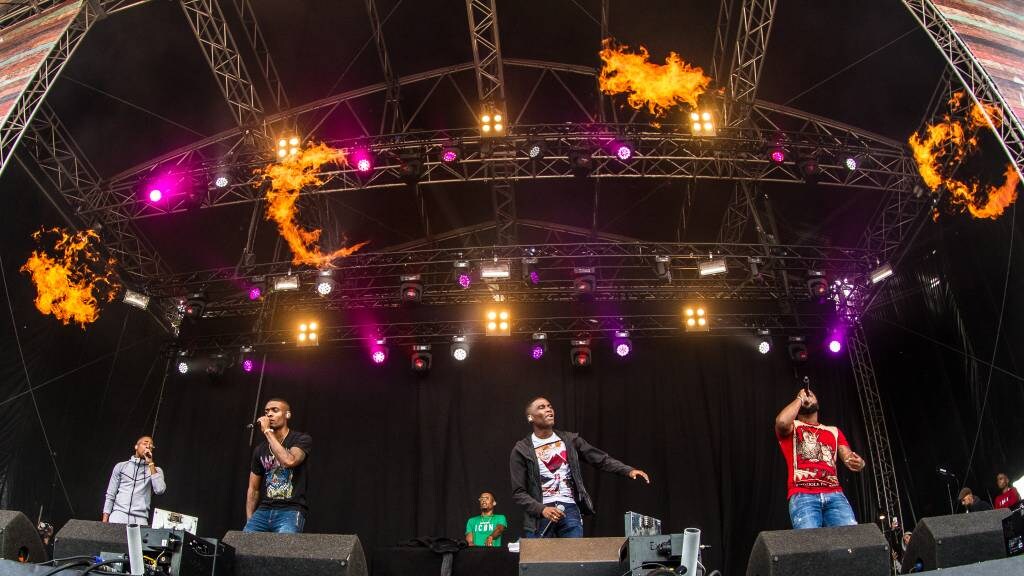 Broederliefde stoot Ariana Grande weer van top