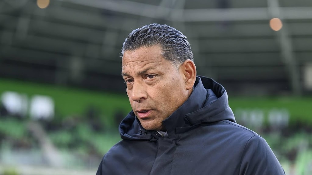 Fraser gaat bondscoach Menzo assisteren bij voetbalploeg Suriname