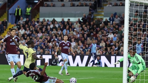 Titelverdediger Arsenal boekt nipte zege bij Aston Villa