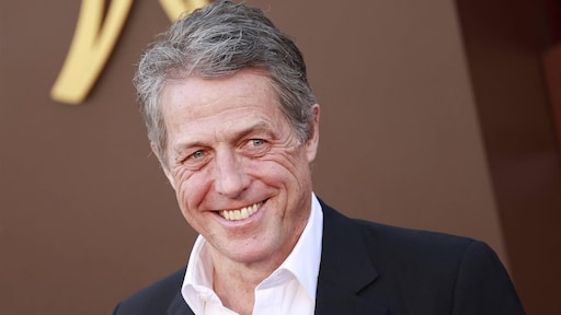 Hugh Grant onthult namen van zijn dochters van 5 en 8 jaar
