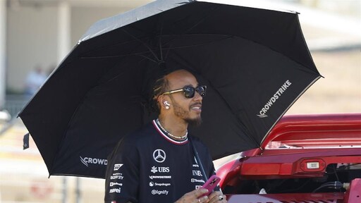 Hamilton rijdt in São Paulo als eerbetoon in auto Senna