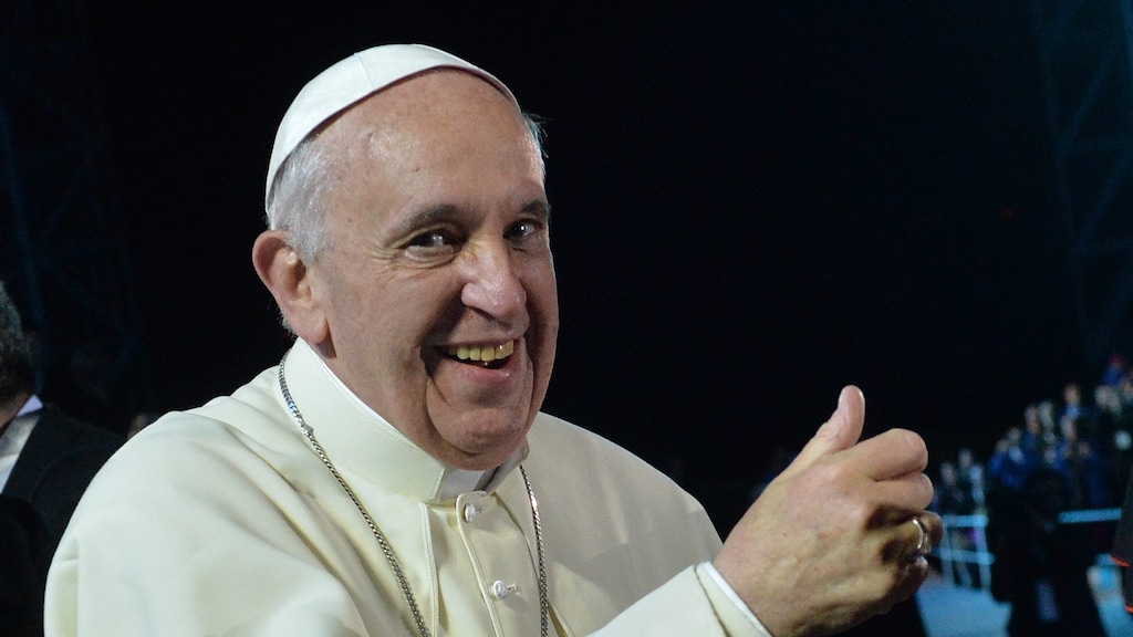 Paus verdedigt homo's