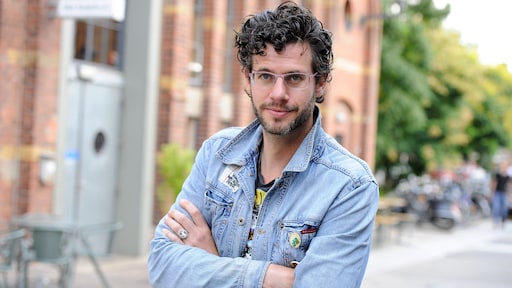 Erik Dijkstra schaamt zich voor imitatie TV Kantine