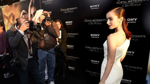 Lily Collins date met een Australiër