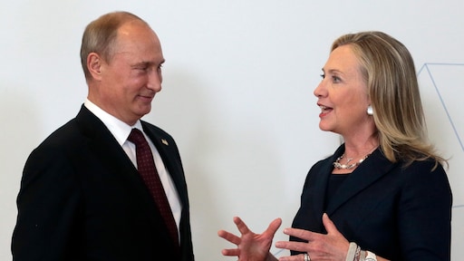 Hillary Clinton vergelijkt Poetin met Hitler