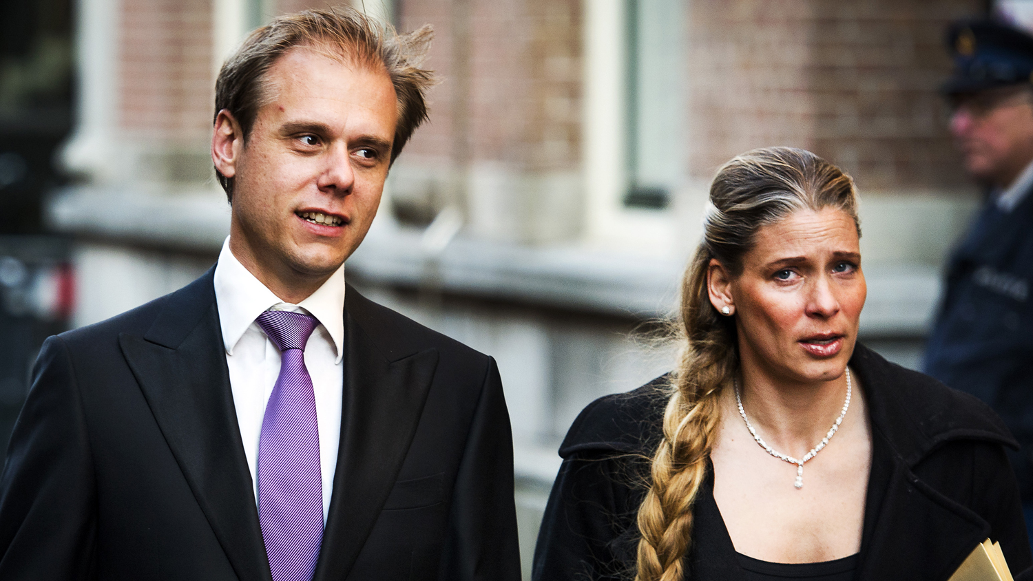 Armin%2520van%2520Buuren%2520Erika Armin van Buuren admits that balancing family life and being a DJ is very difficult, but he still tries to spend time with his wife and children