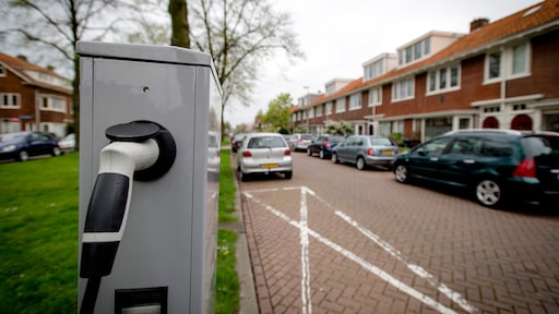 Provincies bestellen 20.000 extra laadpunten elektrische auto's