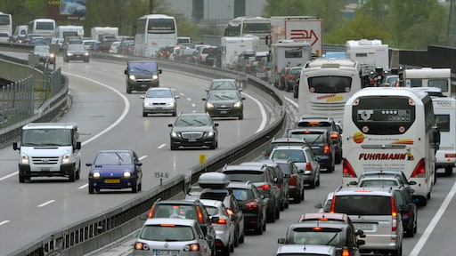Vakantiegangers al vroeg in de file