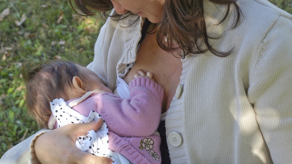 Borstvoeding beschermt mogelijk tegen voedselallergie