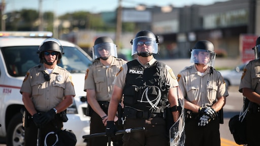Racistische agent Ferguson ontslagen