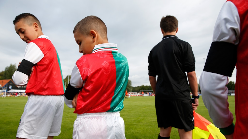 MH17 herdacht met potje 10 tegen 10