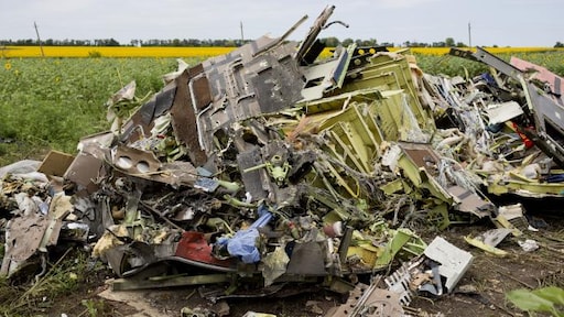 Op de rampplek van MH17: 'Er ligt nog een werkend horloge'