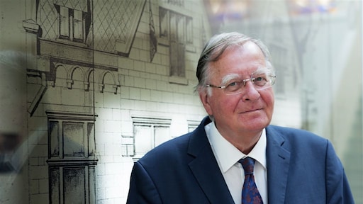 Huub Oosterhuis spreekt bij uitvaart Seth Gaaikema