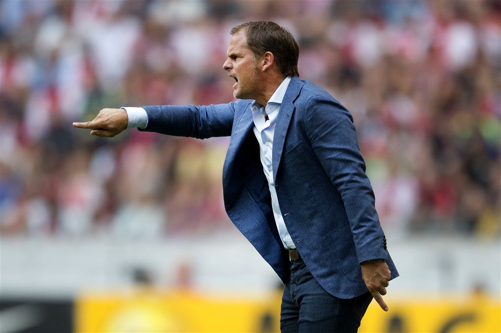 De Boer snapt vele terugspeelballen