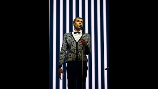 Stromae onthult nieuw nummer live tijdens interview