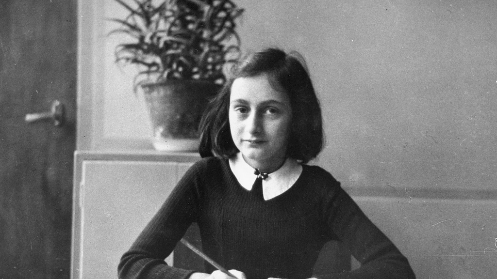 Oud-klasgenoten gedenken dat Anne Frank vandaag 90 zou zijn geworden