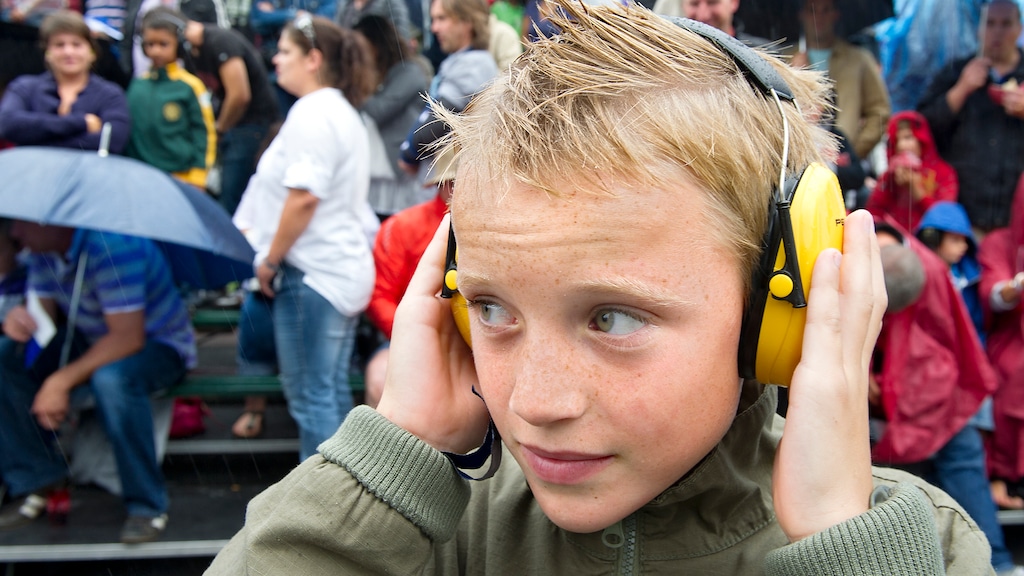 Slapper Slag Geen verplichte verlaging decibellen in clubs en kroegen tegen gehoorschade
