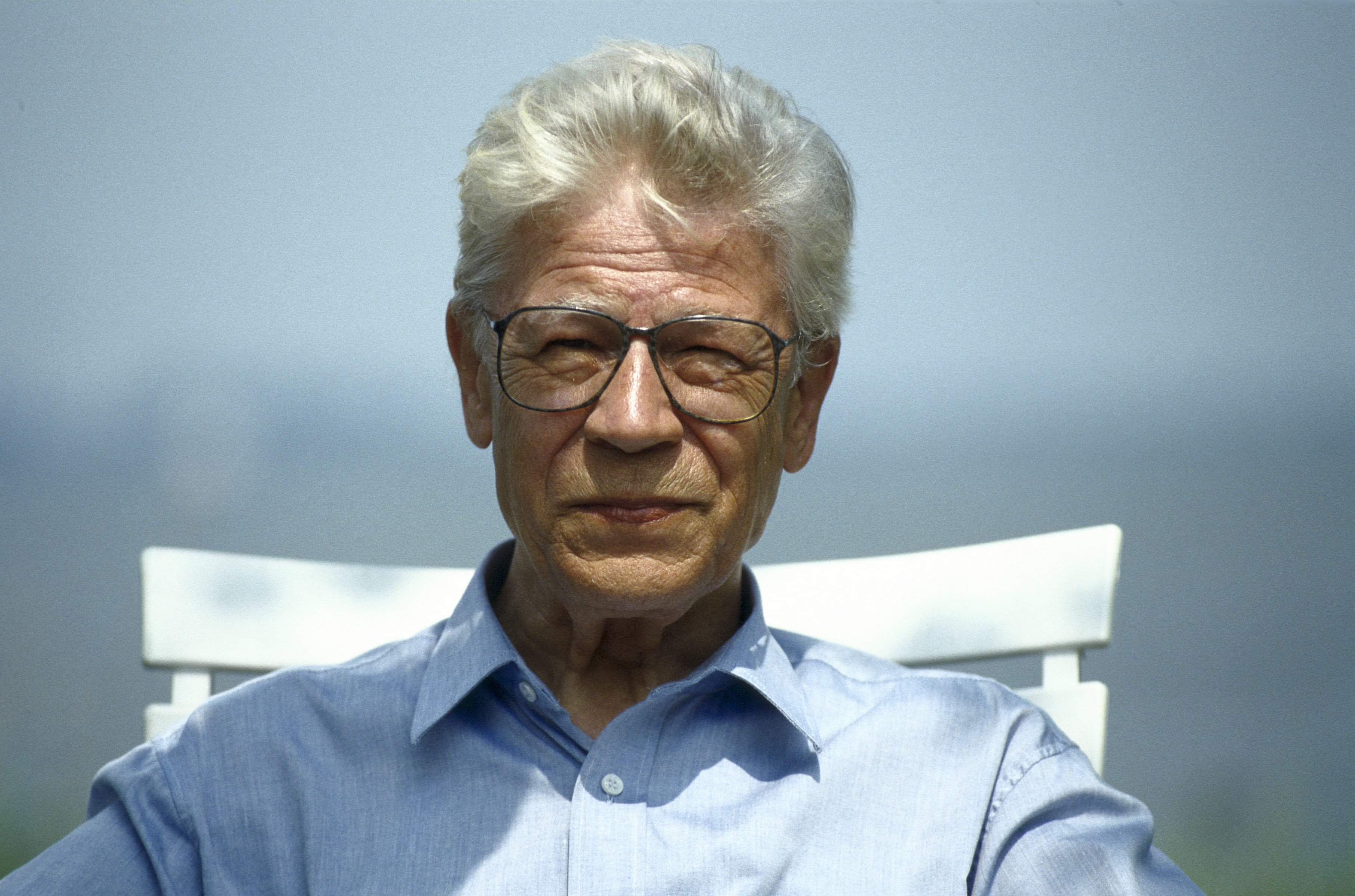 Zanger en tekstschrijver Drs. P (95) overleden